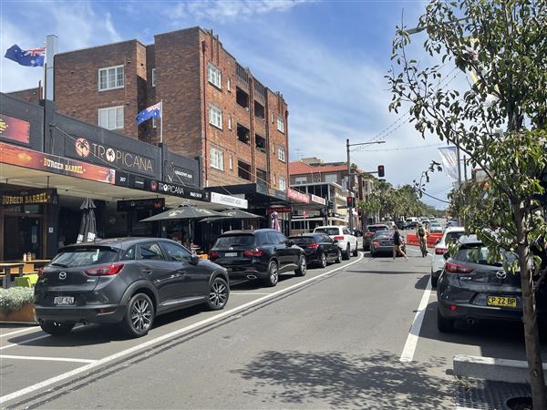 Coogee - Coogee Bay Rd - Coogee Bay Road (8/03/2021 - Credits: Cheryl Conway)