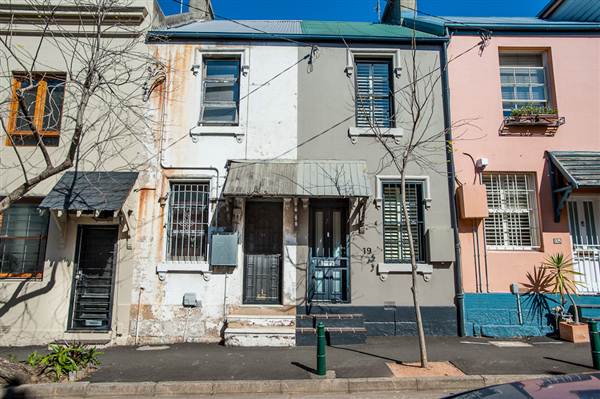 DARLINGHURST - PERIOD (27/02/2013 3:22:00 PM)