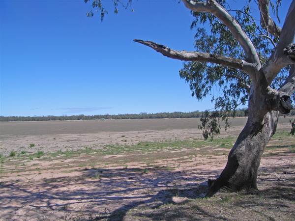 Dry Lake (28/02/2013 12:29:18 AM)