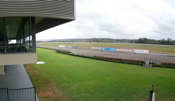 Menangle Park Paceway (28/02/2013 3:23:26 PM)