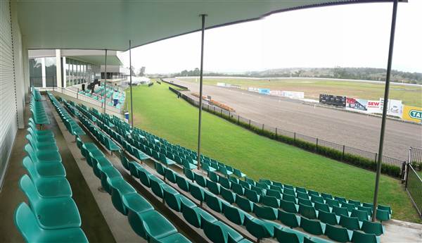 Menangle Park Paceway (28/02/2013 3:24:43 PM)