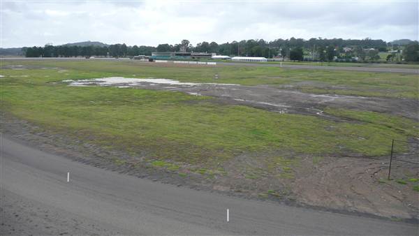 Menangle Park Paceway (28/02/2013 3:40:44 PM)