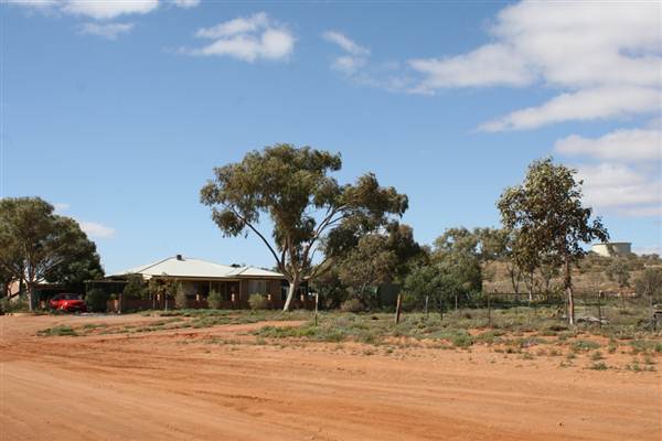 Broken Hill - Houses (1/03/2013 6:51:26 PM)