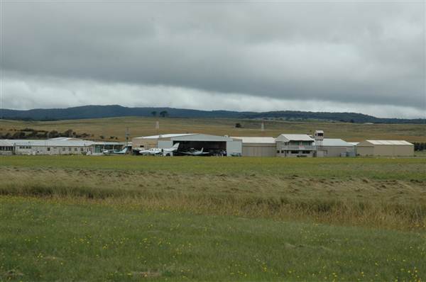 Goulburn Airport runway and exteriors (5/03/2013 11:12:18 AM)