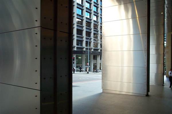 Governor Phillip Tower and Governor Macquarie Tower (5/03/2013 12:08:22 PM)
