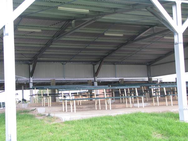 Hay Racecourse (5/03/2013 1:40:57 PM)