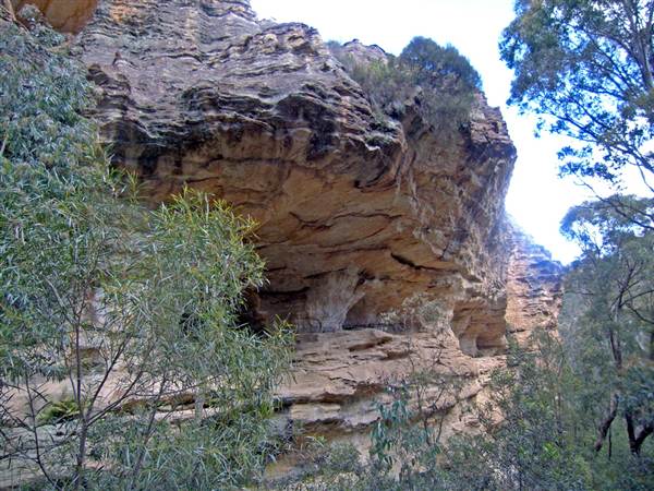 Lithgow Cliffs (7/03/2013 9:39:02 AM)