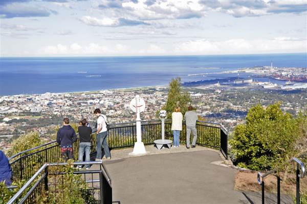 Mount Keira Lookout (8/03/2013 9:57:52 AM)