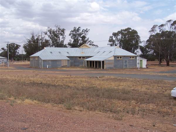 West Wyalong Racetrack and Showgrounds (9/03/2013 11:20:03 AM)