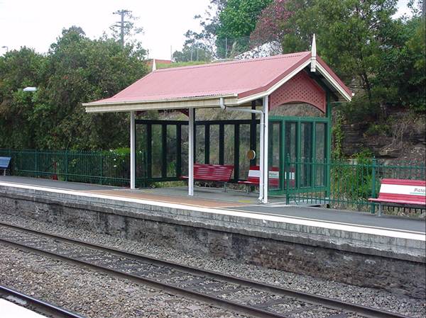 Picton Railway Station (9/03/2013 8:14:04 PM)