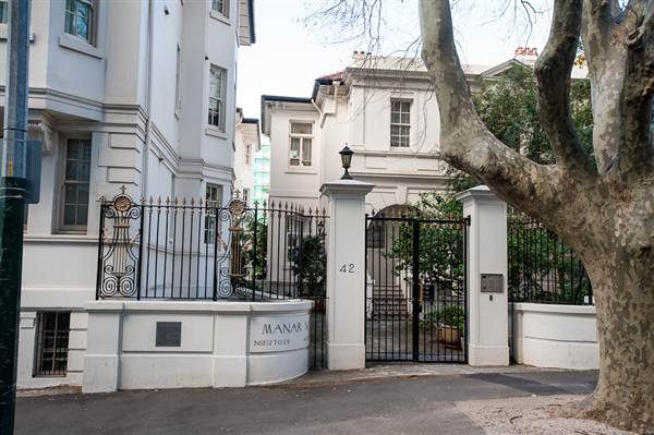 Period Buildings in Potts Point (10/03/2013 2:52:28 PM)