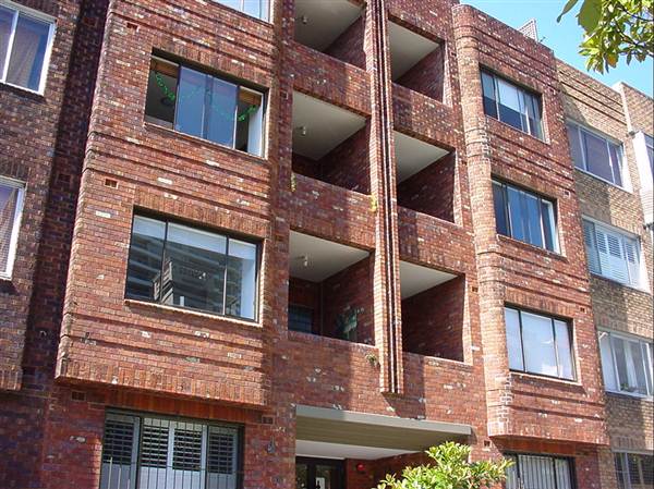 Apartment Buildings in Potts Point (10/03/2013 2:52:47 PM)