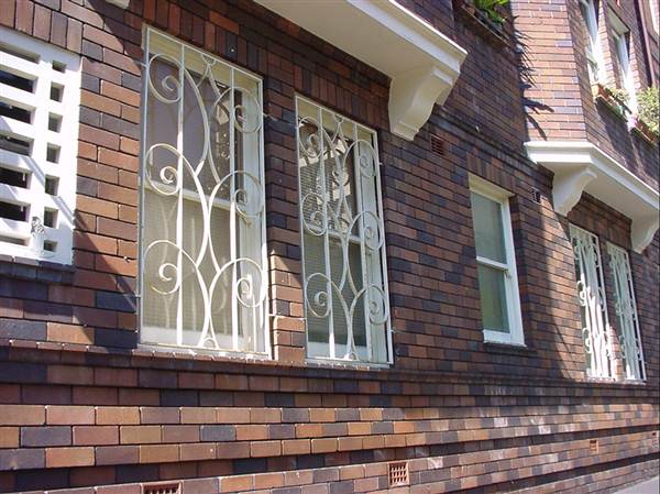 Apartment Buildings in Potts Point (10/03/2013 2:53:17 PM)