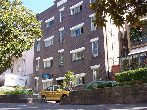 Apartment Buildings in Potts Point (10/03/2013 2:53:35 PM)