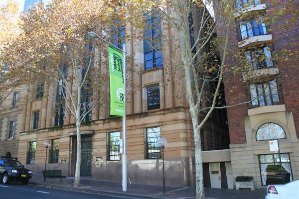 Sydney CBD - Macquarie Street (10/03/2013 9:57:01 PM)