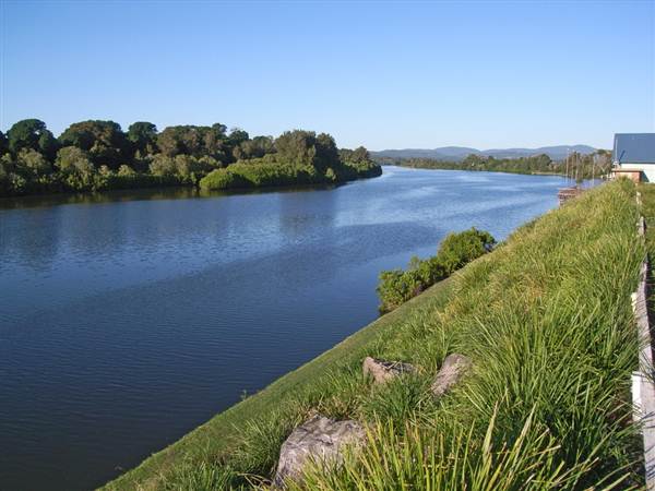 Taree (11/03/2013 5:54:37 AM)