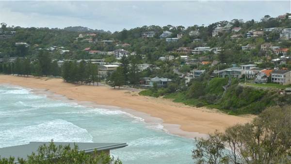 Whale Beach Mansions (11/03/2013 10:01:53 AM)