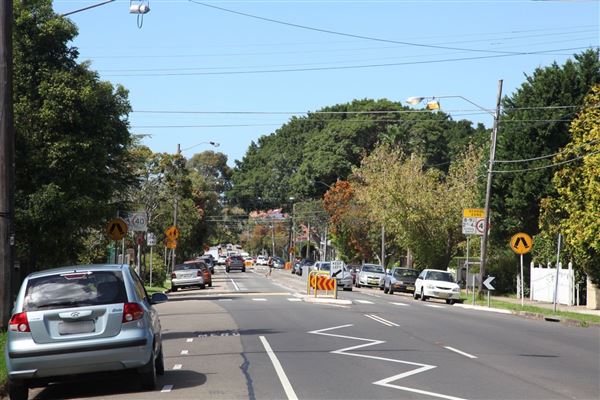 Willoughby residential road (14/03/2013)