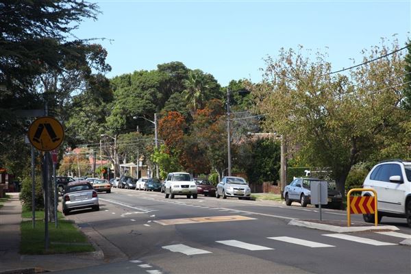 Willoughby residential road (14/03/2013)