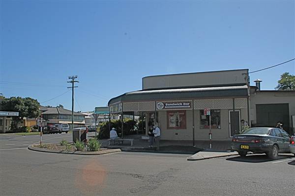 Brunswick Heads - Town/Shops (25/04/2013)