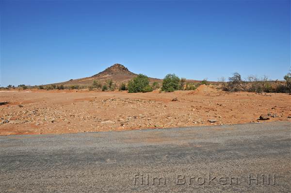 Pinnacles - Broken Hill (2/02/2009 - Credits: Mason Curtis)
