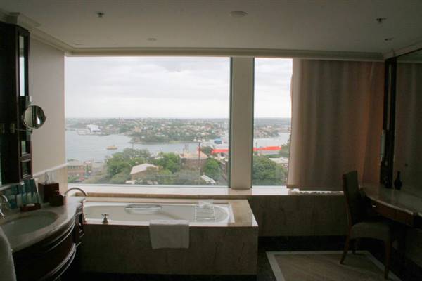 Shangri-La Hotel - Room 1307 (16/12/2006 - Credits: Lisa Scope)