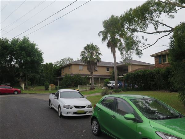 Mona Vale neighborhood (8/12/2015 - Credits: Peter Hicks)