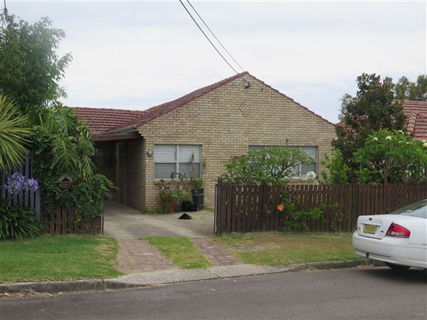 Manly Vale Neighbourhood (8/12/2015 - Credits: Peter Hicks)