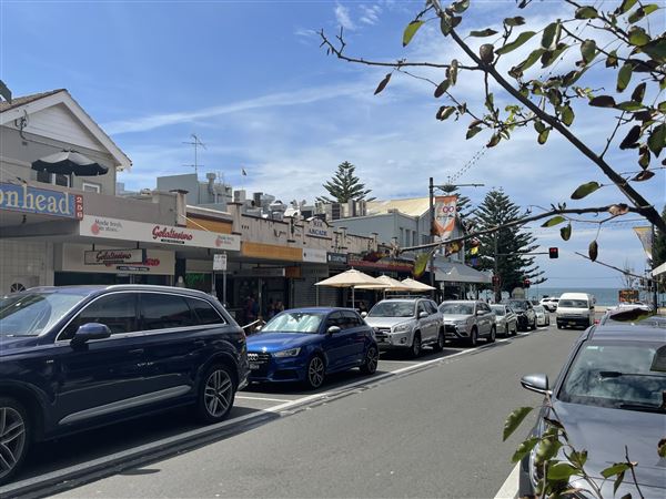 Coogee - Coogee Bay Rd - Coogee Bay Road (8/03/2021 - Credits: Cheryl Conway)
