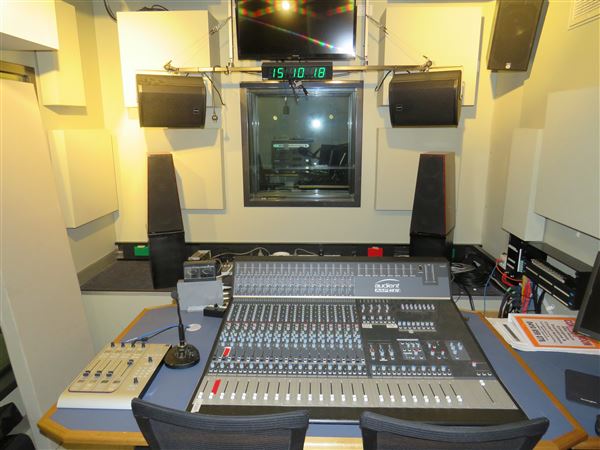 2MBS Fine Music Sydney: Founders' Studio (4/08/2021 - Credits: Hamish Mathers-Jones)