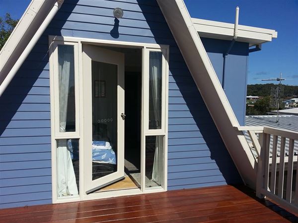 Malua Bay - Private House Available (8/11/2014 - Credits: Scarvell)