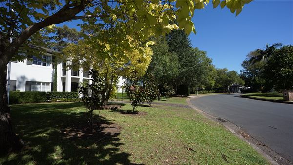 St Ives - Torokina Avenue streetscape (30/03/2018 - Credits: Mary Barltrop)
