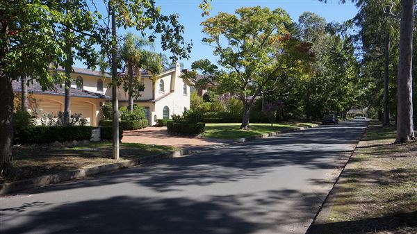 St Ives - Torokina Avenue streetscape (30/03/2018 - Credits: Mary Barltrop)