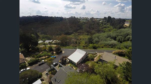 Private House - Little Red House Blue Mountains (10/08/2023 - Credits: Sarah Barron/Simon Mullan)