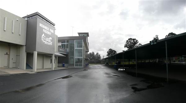 Menangle Park Paceway (28/02/2013 3:22:29 PM)