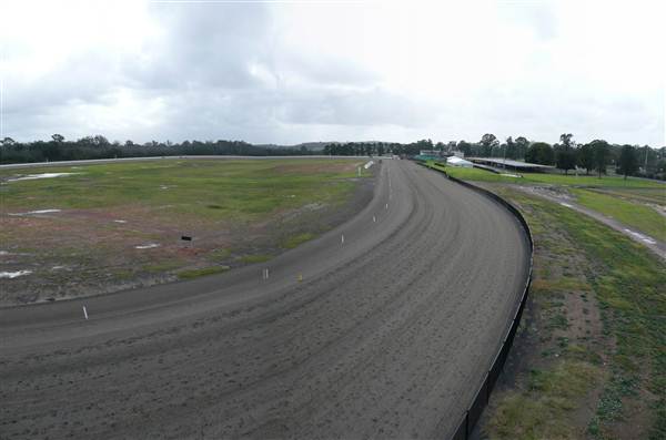 Menangle Park Paceway (28/02/2013 3:27:31 PM)