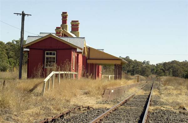 Lue Railway Station (1/03/2013 11:21:58 AM)