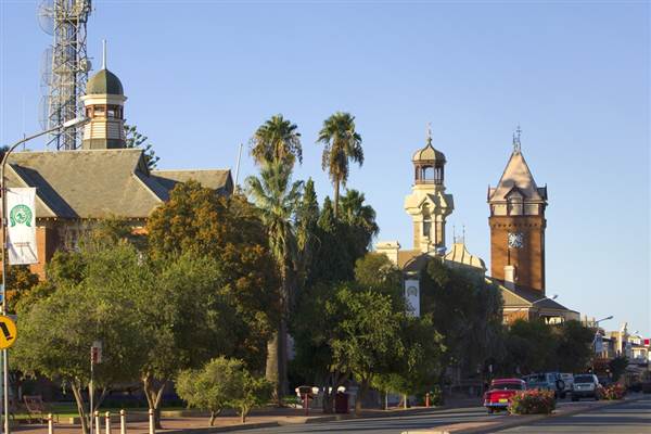 BROKEN HILL - Town & Surrounds (1/01/2011 - Credits: Paoli Smith)
