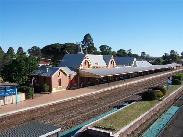 Cootamundra Railway Station (4/03/2013 11:24:24 AM)