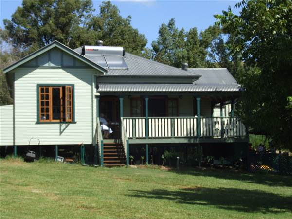 'Eltham Valley Pantry' Nut, Coffee & Olive Farm (4/03/2013 12:28:55 PM)