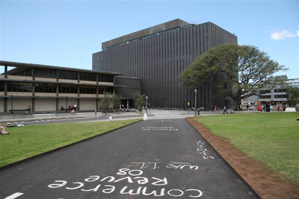 Fisher Library - The University of Sydney (4/03/2013 2:57:40 PM)