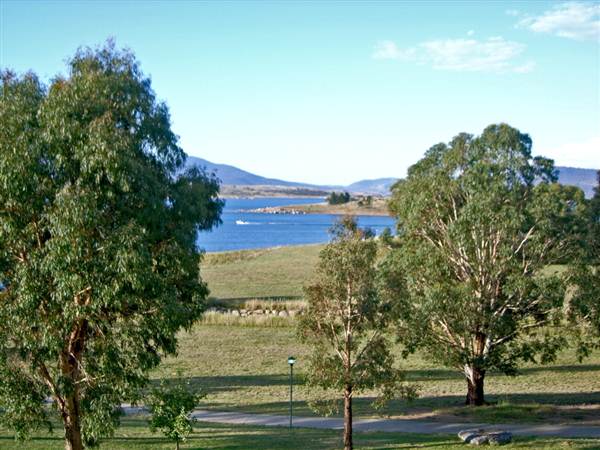 Lake Jindabyne (5/03/2013 11:18:47 PM)