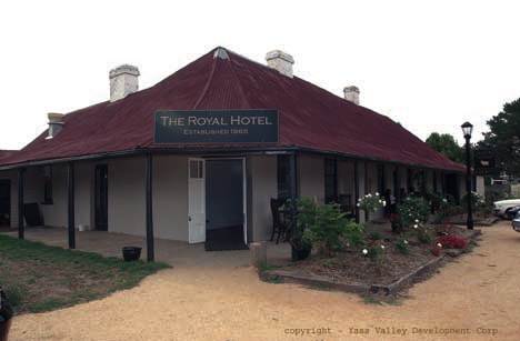 Royal Hotel / Grazing Restaurant (9/03/2013 8:18:23 PM)