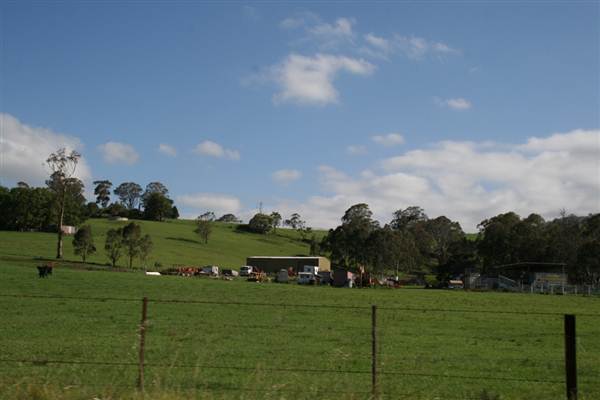 Tullimbar Village (9/03/2013 10:13:20 PM)