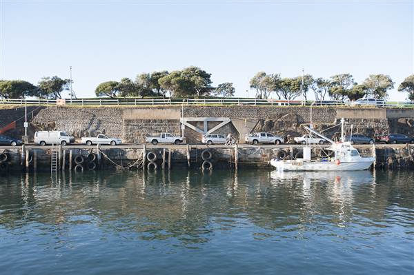 Wollongong Harbour (10/03/2013 12:52:37 PM)