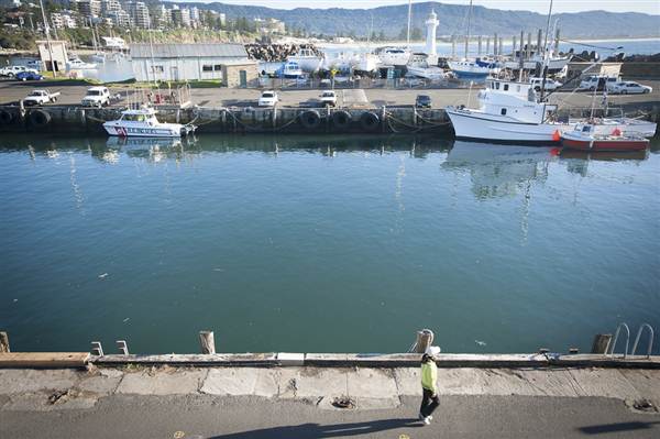 Wollongong Harbour (10/03/2013 12:54:19 PM)