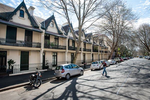 Period Buildings in Potts Point (10/03/2013 2:51:12 PM)