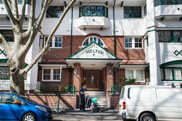 Period Buildings in Potts Point (10/03/2013 2:51:31 PM)