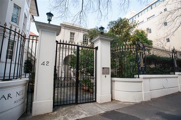 Period Buildings in Potts Point (10/03/2013 2:52:30 PM)