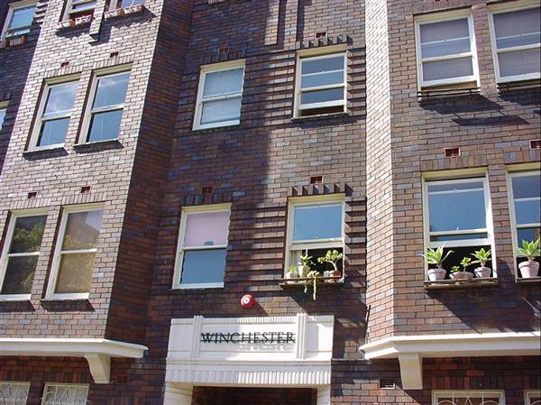Apartment Buildings in Potts Point (10/03/2013 2:53:19 PM)
